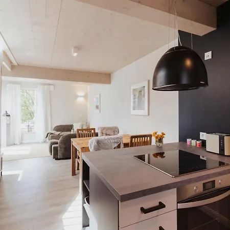 Сasa de vacaciones Neu Rügen Resørt Großzügige, Gemütliche Doppelhaushälfte Erik Mit Terrasse